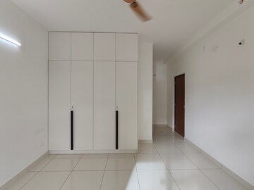 Room in 3 BHK Apartment at Prestige Finsbury Park Regent, Bagaluru – for Rent