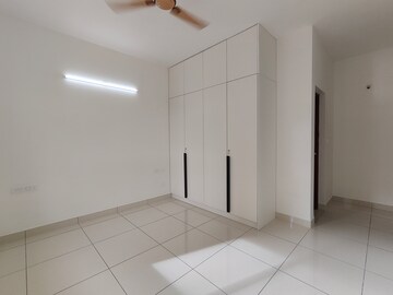 Room in 3 BHK Apartment at Prestige Finsbury Park Regent, Bagaluru – for Rent