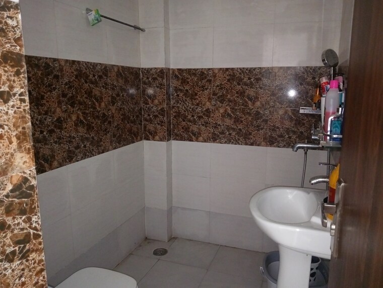 Bathroom, divine-meadows 2.5 Bedroom 1227 Sq.Ft. Apartment In Sector 108 Noida 8792478