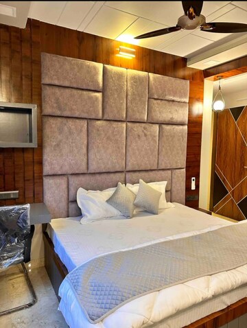 Bedroom in 4 BHK Apartment at Tilak Nagar – for Rent