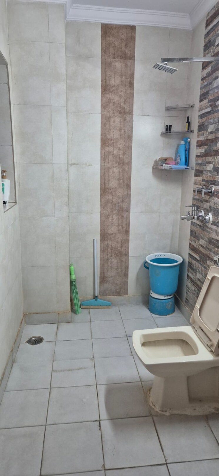 Bathroom, samaj-kalyan-society 2 Bedroom 800 Sq.Ft. Apartment In Vikas Puri Delhi 8792494