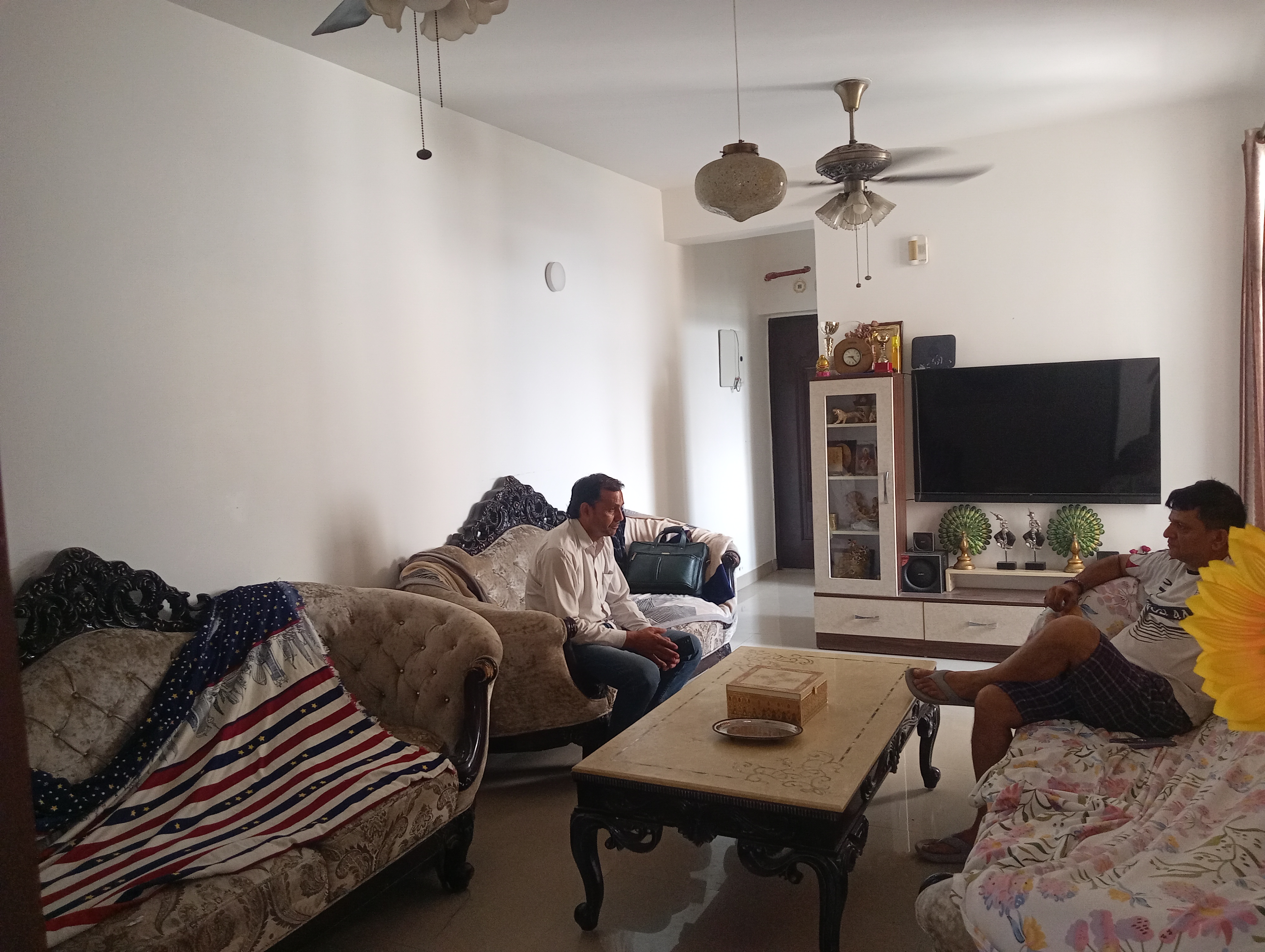 2.5 BHK + Servant Room Apartment For Sale in Divine Meadows