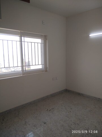 Room in 4 BHK Apartment at Bollineni Astra, Kogilu – for Rent