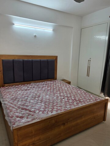 Bedroom in 6+ BHK Independent House at Gomti Nagar – for Rent