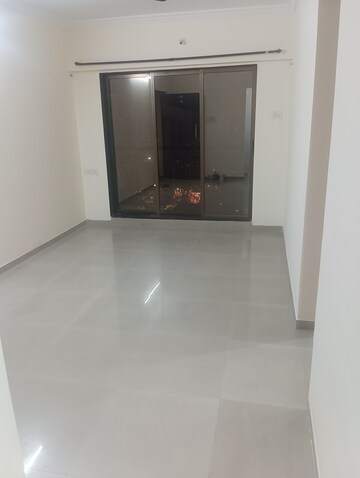 2 BHK Apartment For Rent in Solitaire Heights, Malad West