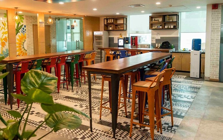 Gym, scheme 140 Commercial Office Space 1200 Sq.Ft. In Scheme 140 Indore 8792549