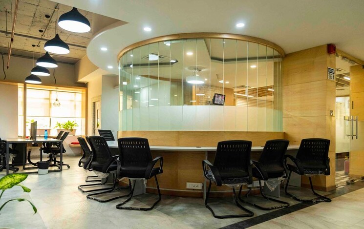 Gym, scheme 140 Commercial Office Space 1200 Sq.Ft. In Scheme 140 Indore 8792549