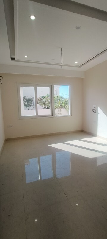 Room in 2 BHK Builder Floor at Dehradun Cantt – for Sale