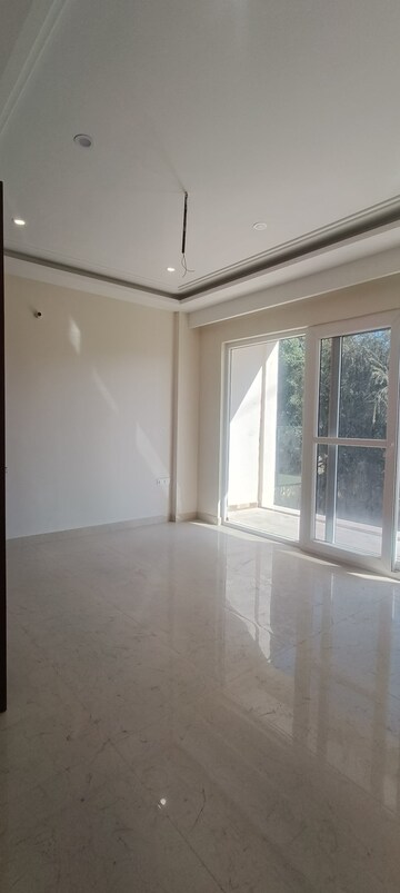 Room in 2 BHK Builder Floor at Dehradun Cantt – for Sale