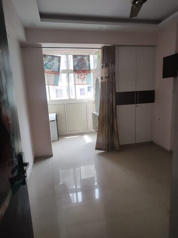 Room in 3 BHK Apartment at Shri Radha Sky Gardens, Sector 16b Greater Noida – for Rent