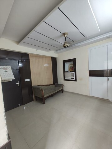 Room in 3 BHK Apartment at Shri Radha Sky Gardens, Sector 16b Greater Noida – for Rent