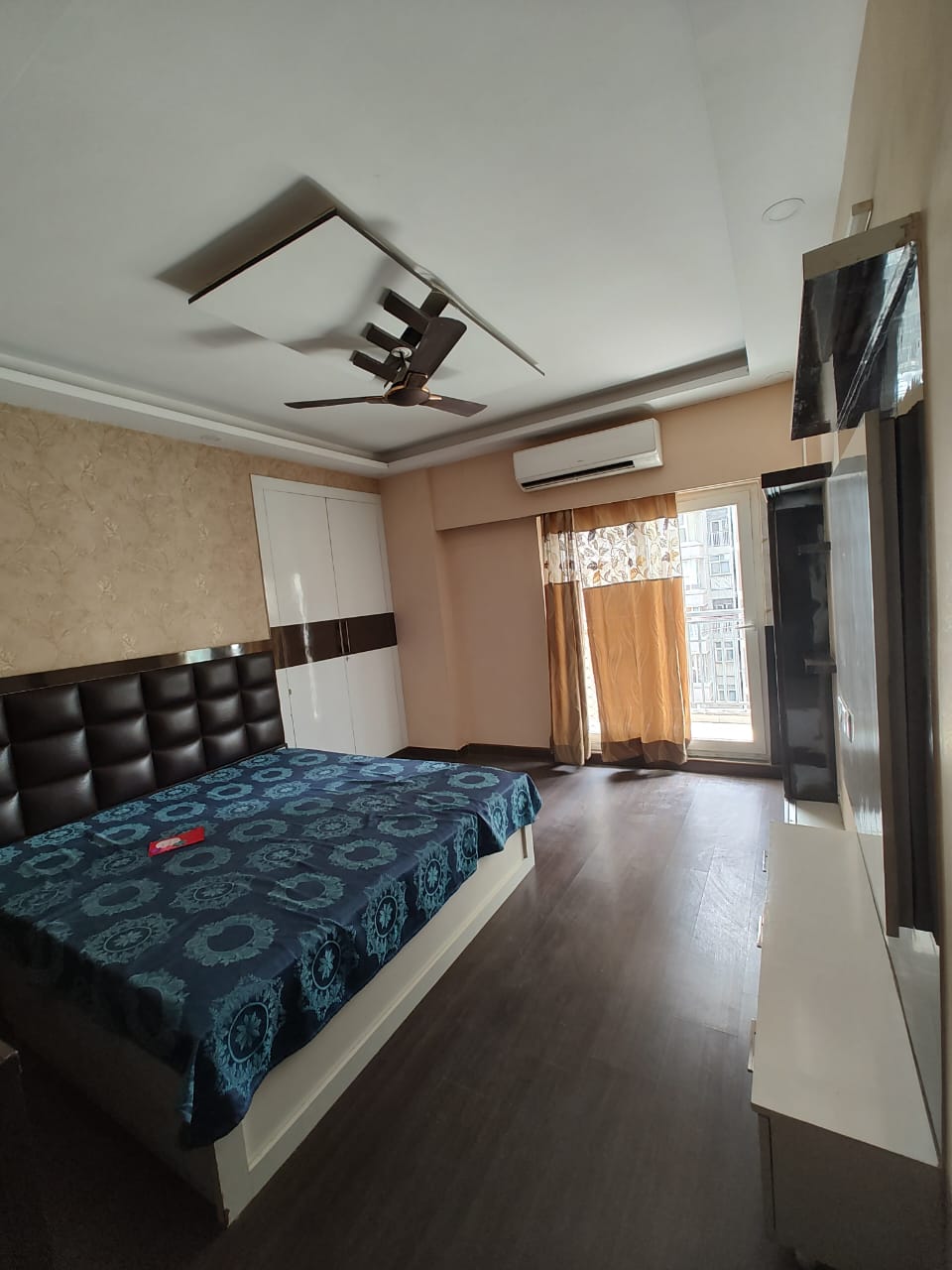 3 BHK Apartment For Rent in Shri Radha Sky Gardens