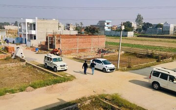 Plot For Sale in Business Bay Central Ikon, Sector 105