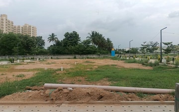 Plot For Sale in Business Bay Central Ikon, Sector 105