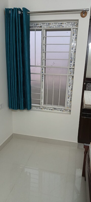 Room in 1 BHK Apartment at Hoodi – for Rent