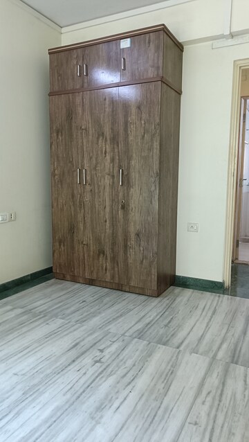 Room in 3 BHK Apartment at Hiranandani Estate Spenta, Ghodbunder Road – for Rent