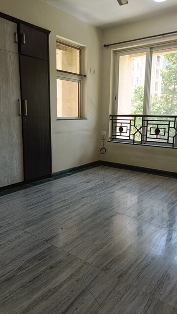 Room in 3 BHK Apartment at Hiranandani Estate Spenta, Ghodbunder Road – for Rent
