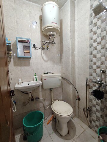 Bathroom in 1 BHK Builder Floor at Neb Sarai – for Rent