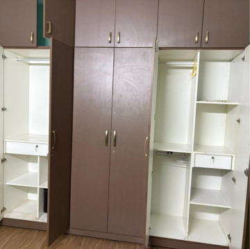 Bathroom in 3.5 BHK Apartment at Prestige Misty Waters, Coffee Board Layout – for Rent