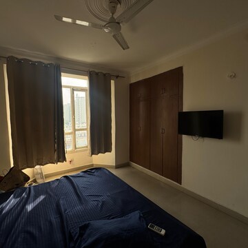Bedroom in 3 BHK Apartment at Sector 91 – for Rent