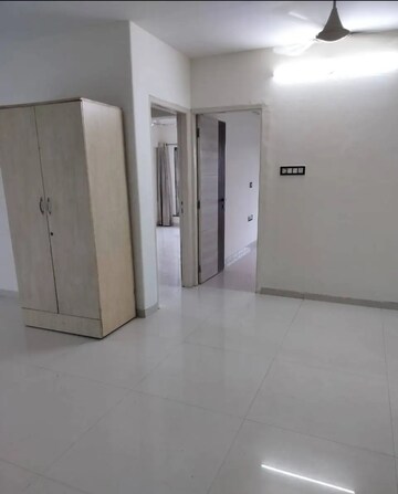 Room in 3 BHK Apartment at Azad Nagar – for Rent