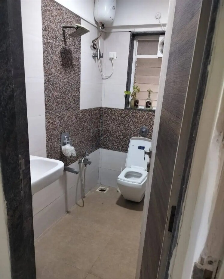 Bathroom, azad nagar 3 Bedroom 989 Sq.Ft. Apartment In Azad Nagar Mumbai 8792656