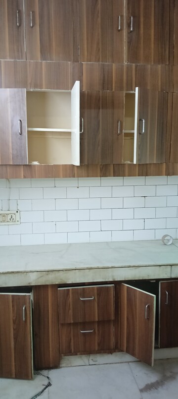 Bathroom in 2 BHK Apartment at Shatabdi Vihar, Sector 52 – for Rent