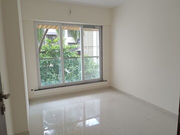 Room in 2 BHK Apartment at Jiten Apartment, Andheri West – for Rent