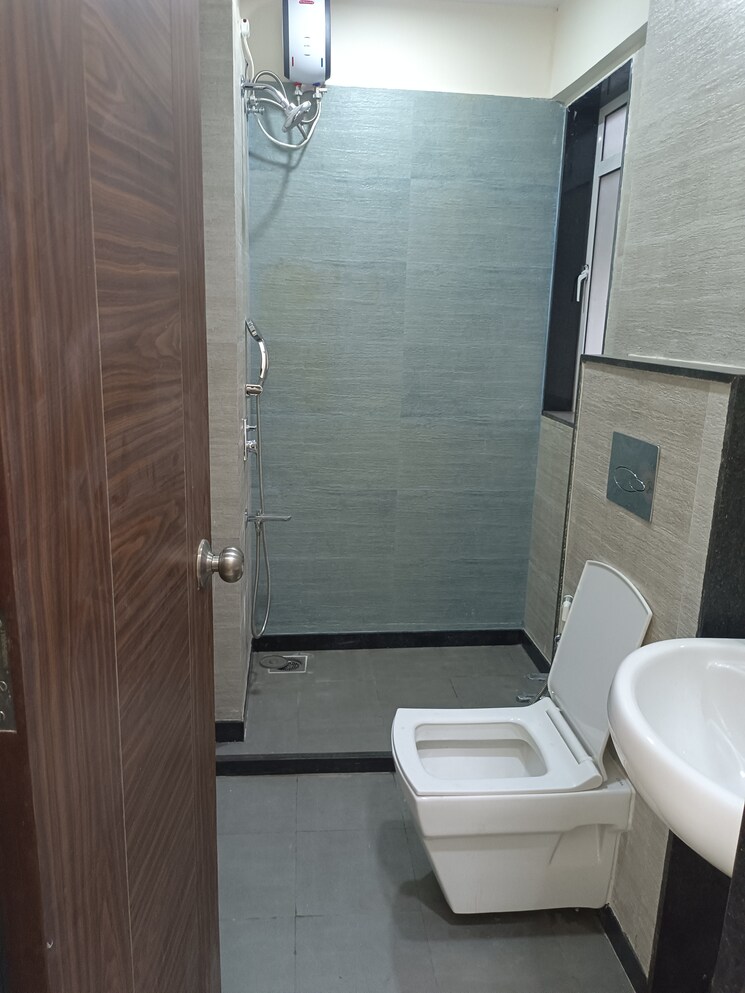 Bathroom, jiten-apartment 2 Bedroom 693 Sq.Ft. Apartment In Andheri West Mumbai 8792724
