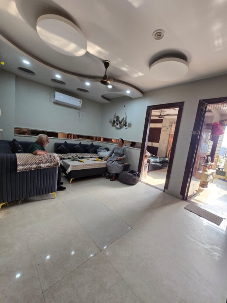 Living Room, nawada 3 Bedroom 100 Sq.Yd. Builder Floor In Nawada Delhi 8792707