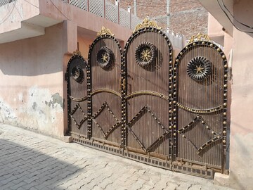  Plot For Sale in Bharat Colony