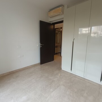 Room in 2 BHK Apartment at Hiranandani Atlantis, Powai – for Rent