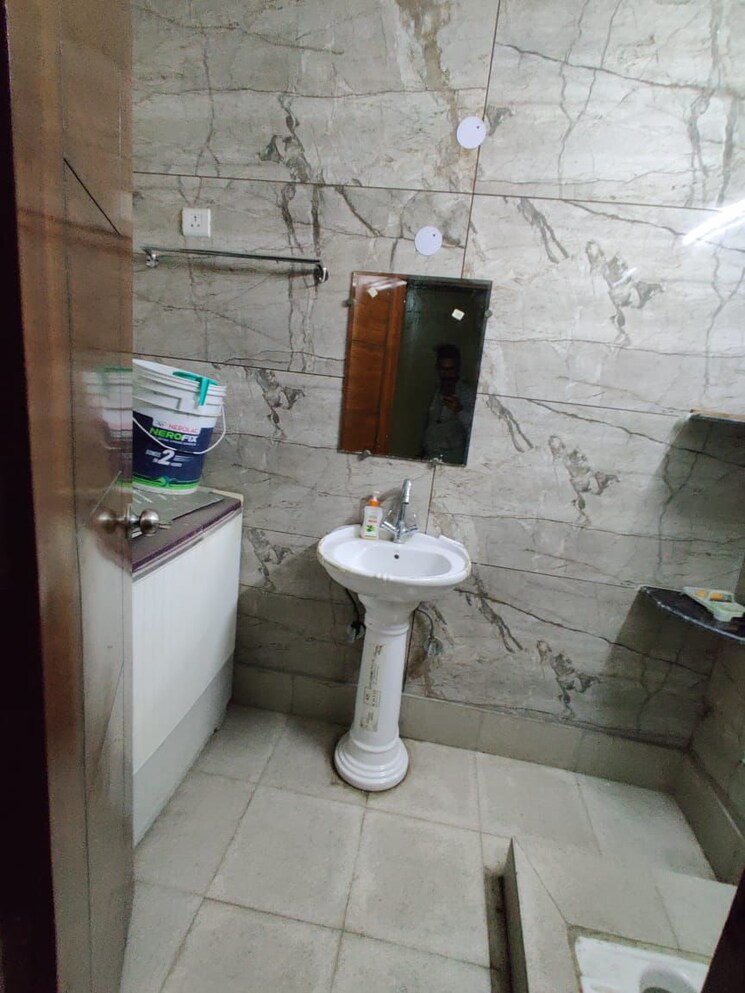 Bathroom, burari 2 Bedroom 75 Sq.Yd. Builder Floor In Burari Delhi 8792723