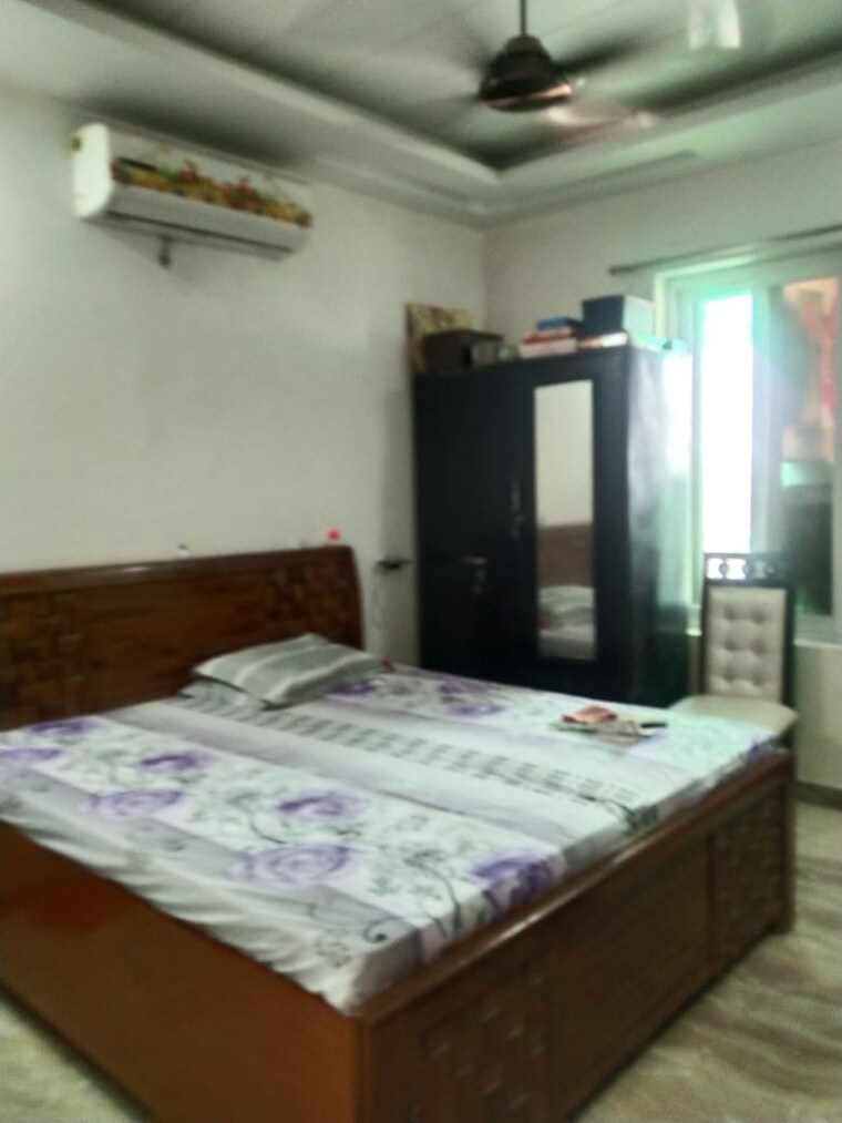 Bedroom, green fields colony 3 Bedroom 200 Sq.Ft. Builder Floor In Green Fields Colony Faridabad 8792741