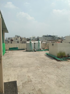 Swimming Pool in 3 BHK Builder Floor at Green Fields Colony – for Sale