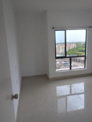 Room in 3 BHK Apartment at DTC Southern Heights, Joka – for Rent