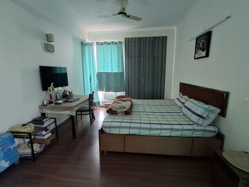 Bedroom in 2 BHK Apartment at Pioneer Park Phase 1, Sector 61 – for Rent