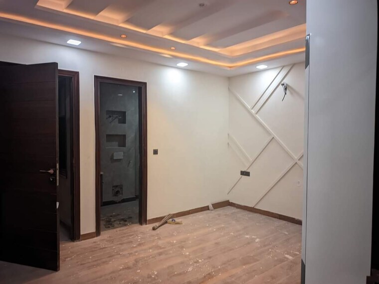 Room, burari 3 Bedroom 120 Sq.Yd. Builder Floor In Burari Delhi 8792809