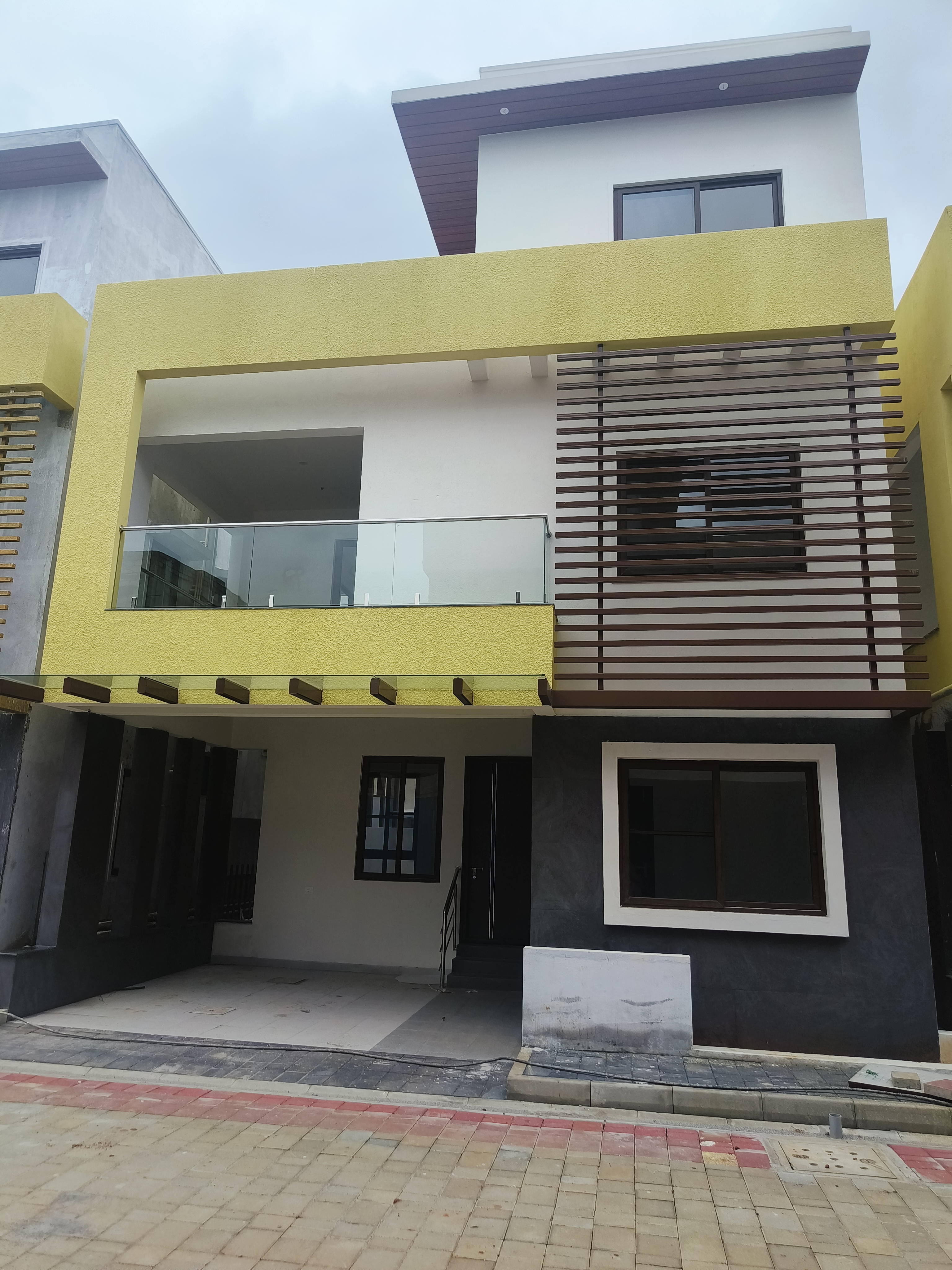 4 BHK + Servant Room,Extra Room Villa For Sale in Shriram Chirping Grove