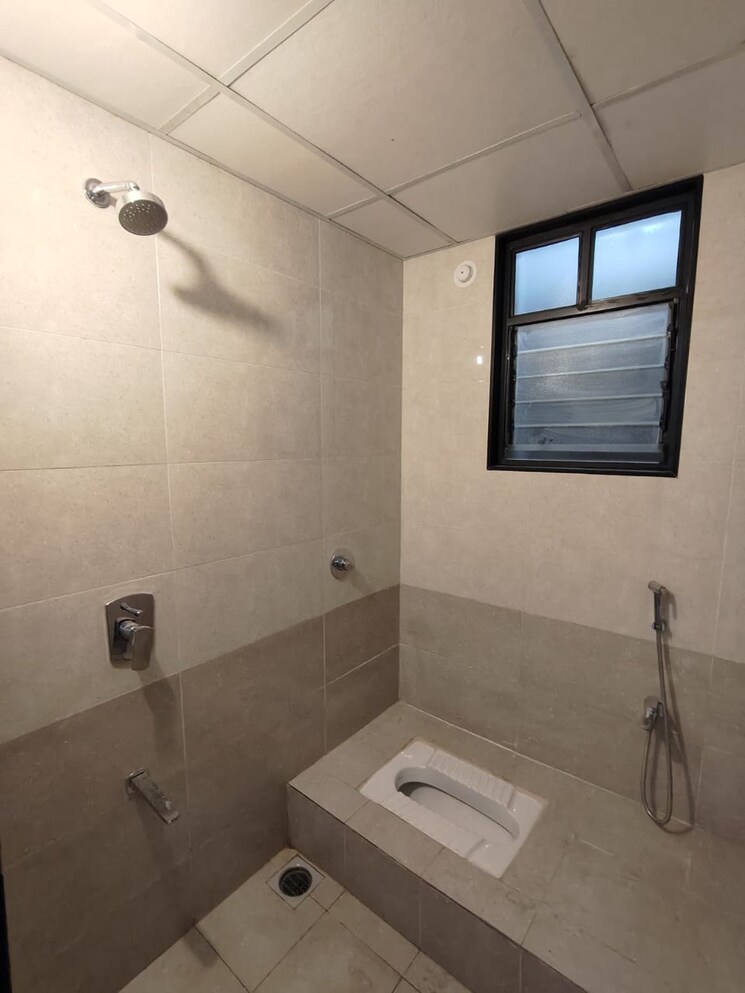 Bathroom, paranjape-broadway 2 Bedroom 900 Sq.Ft. Apartment In Wakad Pune 8792851