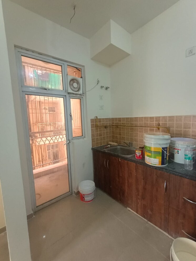 Kitchen, mahagun-mywoods 2.5 Bedroom 1290 Sq.Ft. Apartment In Sector 16c Greater Noida Greater Noida 8792902