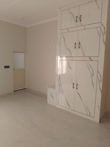 Room in 4 BHK Independent House at Indira Nagar – for Rent