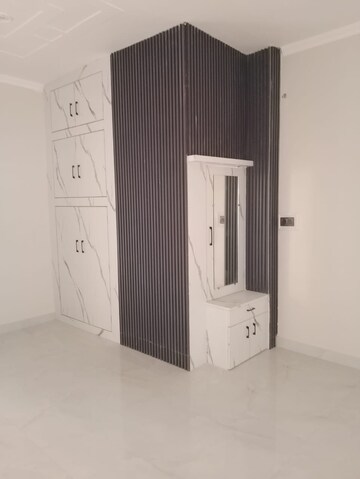 Room in 4 BHK Independent House at Indira Nagar – for Rent
