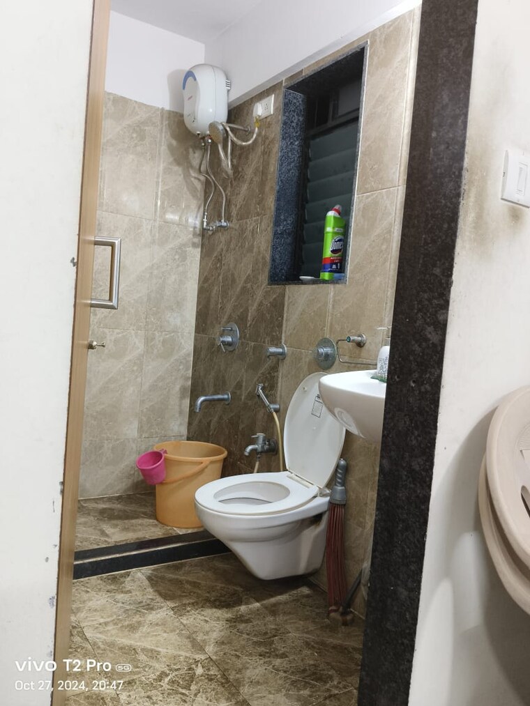 Bathroom, raunak-park-view 3 Bedroom 824 Sq.Ft. Apartment In Ghodbunder Road Thane 8792949