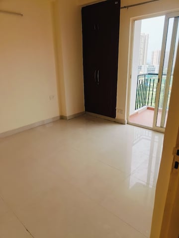 Room in 1 BHK Apartment at Maxblis Grand Wellington, Sector 75 – for Rent