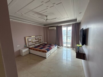 Room in 3 BHK Builder Floor at Ansal Sushant Lok I, Sector 43 – for Rent
