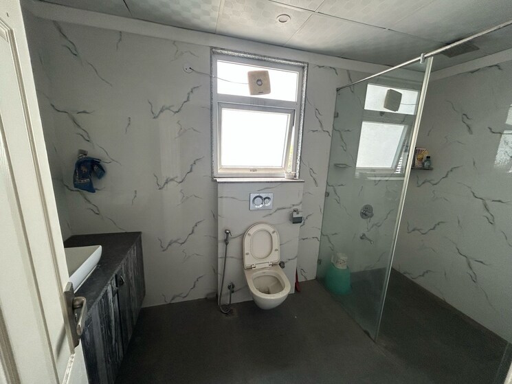 Attached Bathroom, ansal-sushant-lok-i 3 Bedroom 215 Sq.Yd. Builder Floor In Sector 43 Gurgaon 8792969