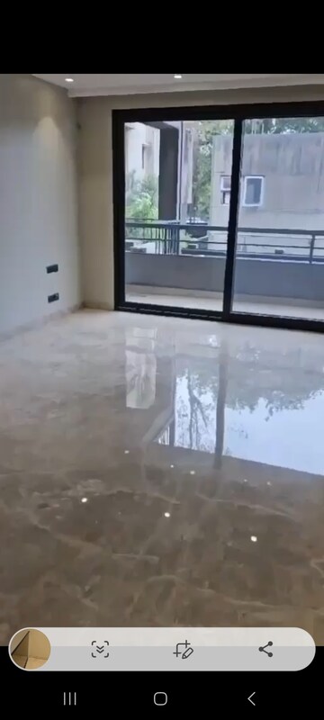 Room in 4 BHK Builder Floor at Panchsheel Park – for Sale