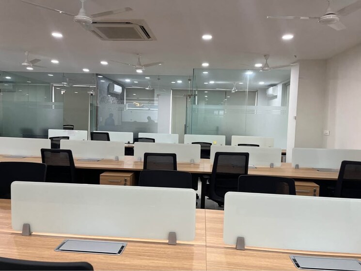Team Area, scheme no 140 Commercial Office Space 2200 Sq.Ft. In Scheme No 140 Indore 8792979