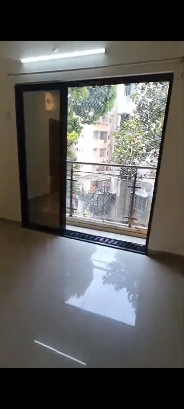 Room in 3 BHK Apartment at Aparna Building Andheri, Andheri West – for Rent